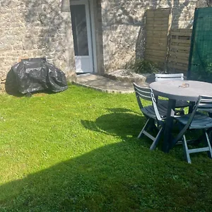  Hébergement de vacances La Petite Maison De Kerguiniou France